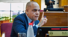 Fiscalía investiga a Bachi Núñez por presunta corrupción