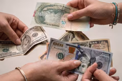 Diez gremios piden al MEF reunión por caída del dólar