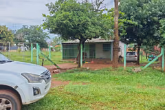 Policía rodea vivienda donde estaría feminicida de Lambaré