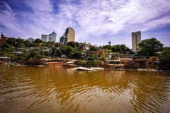 Río Paraná comienza a bajar, pero 1.000 familias siguen evacuadas