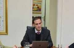 Senador afirma que Mazzoleni debe dar un paso al costado