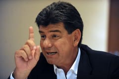 Efraín habla de su confusión al pifiar el Himno Nacional