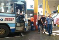 Reanudarán servicios de transporte de pasajeros con restricciones