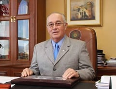 Secretario de exministro de la Corte se someterá a juicio oral por coima