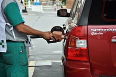 Petropar rebaja precios y privados siguen la corriente