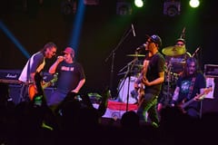 Fanáticos del punk rock vibrarán este sábado en el Casco Antiguo