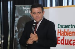 Petta plantea que alumnos jueguen con errores de libro del MEC