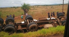 Camionero perece tras vuelco de su rodado