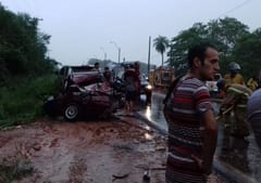 Choque frontal deja dos muertos en Piquete Cué