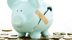 Paraguayos prefieren guardar dinero en alcancías que en entidades bancarias