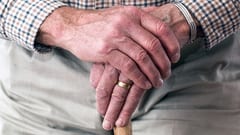 Detienen a adulto mayor por manosear a adolescente