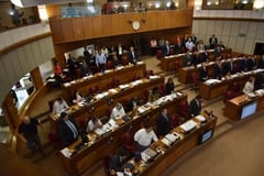 Nuevo escándalo en primera sesión del Senado