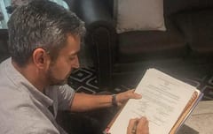Presidente da vía libre al aumento salarial para docentes