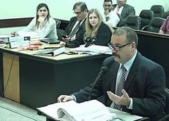 Senador confirma que echó a “Niñera de oro” por doble remuneración