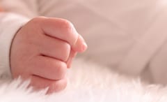 Bebé muere asfixiado a causa de un “chupetín”
