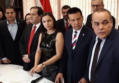 Critican vestimenta de diputada y hasta señalan “ignorancia”