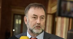 Asignados los USD 1.600 millones, “falta” dinero, afirma Benigno López