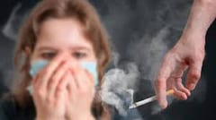 Salud prohíbe fumar en todas sus dependencias
