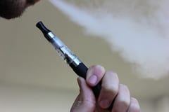 14 jóvenes son hospitalizados por uso de vapeador