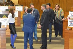 Colorados extorsionan para sesionar en Diputados, denuncian