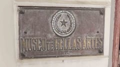 Roban placa de bronce del Archivo Nacional