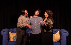 Estrenan comedia teatral “A la luz”