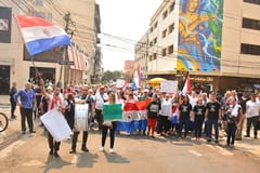 Senador plantea “reorganizar la policía” ante manifestantes