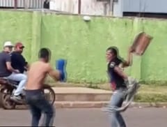 Mujer apalea a su novio a causa de piropo