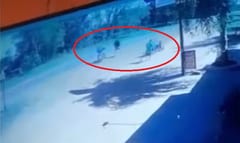 Policía de civil evita robo de motocicleta