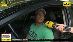 Cuidacoche cuenta cómo opera y habla de sus ganancias diarias