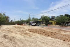 Liberan calzada para ascenso y descenso de pasajeros en avenida Primer Presidente 