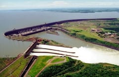 Desde el Ejecutivo adelantan el veto a ley de indemnización a exobreros de Itaipu
