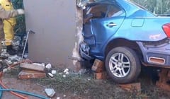 Joven muere tras chocar contra un cartel de hormigón en Hernandarias