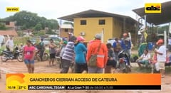 Gancheros cierran acceso a Cateura y exigen reparación de caminos