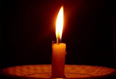 Vela encendida desencadena muerte de un hombre