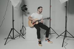 Iván Zavala le canta a las relaciones tóxicas en su nuevo tema