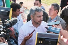Abdo Benítez llama a construir un diálogo democrático y tolerante con docentes