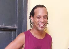 Ronaldinho tuvo intenciones de abrir casinos ilegales, dice medio brasileño