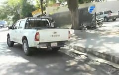Detienen a policías denunciados por extorsionar a un conductor