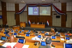 Senado aprueba posponer elecciones por un año