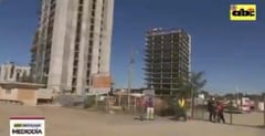 Joven obrero fallece tras caer del séptimo piso de obra pública