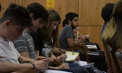 Universidades privadas piden redireccionamiento de becas