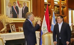 Cartes dice que habló con Macri sobre “la actualidad regional”