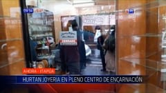 Delincuentes se llevan un kilo de oro y efectivo de joyería