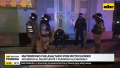 Víctimas de asalto logran reducir a motochorro en el microcentro