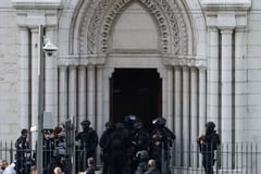 Terrorista mata a tres personas en Basílica de Notre Dame