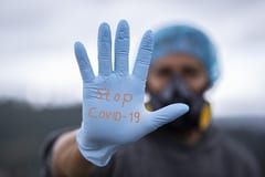 Salud confirma 15 fallecidos y 784 positivos