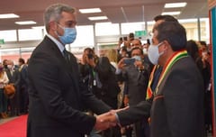 Abdo Benítez da negativo y cumplirá cuarentena tras viaje a Bolivia