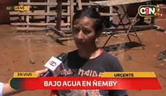 Tormenta deja bajo agua vivienda de una mujer en Ñemby