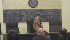 Jueza defiende su fallo de mandar a la cárcel a Efraín